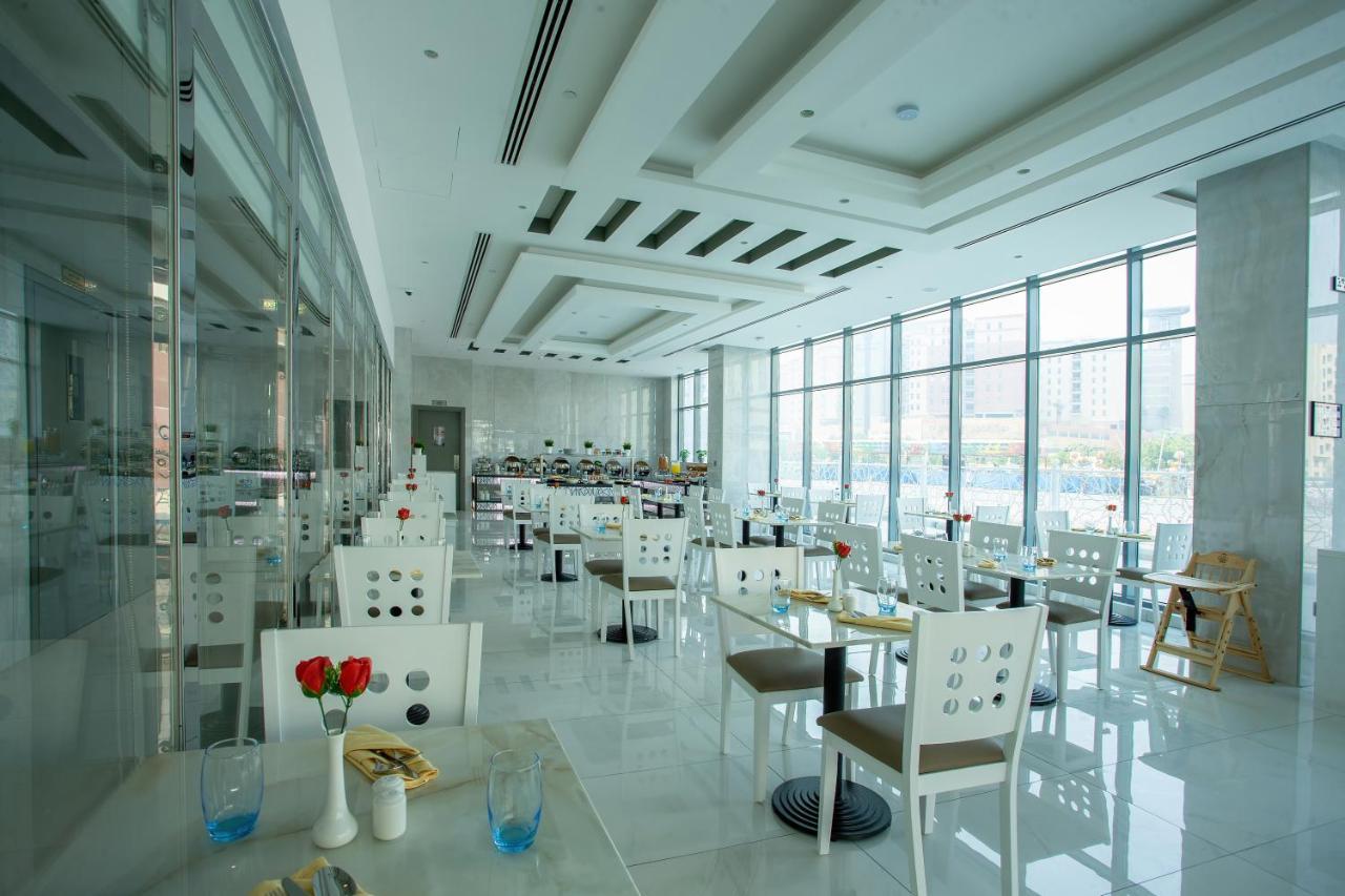 City Avenue Al Reqqa Hotel Дубай Екстериор снимка