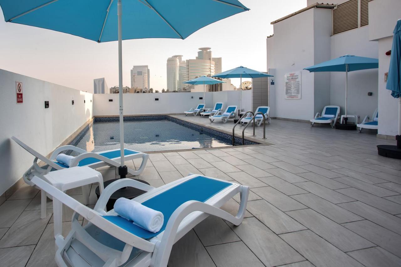 City Avenue Al Reqqa Hotel Дубай Екстериор снимка