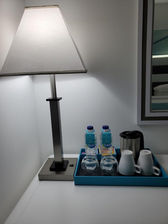 City Avenue Al Reqqa Hotel Дубай Екстериор снимка