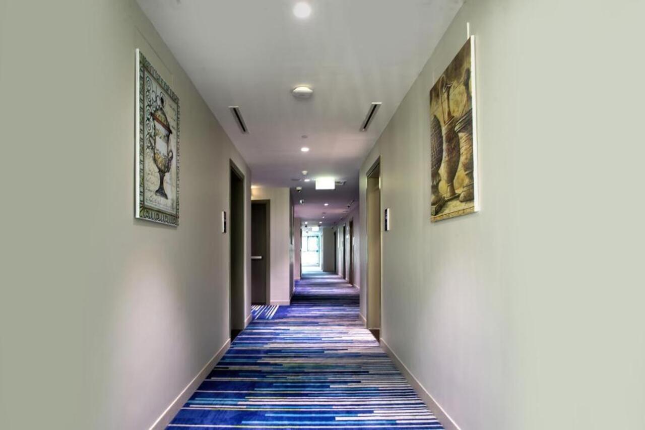 City Avenue Al Reqqa Hotel Дубай Екстериор снимка