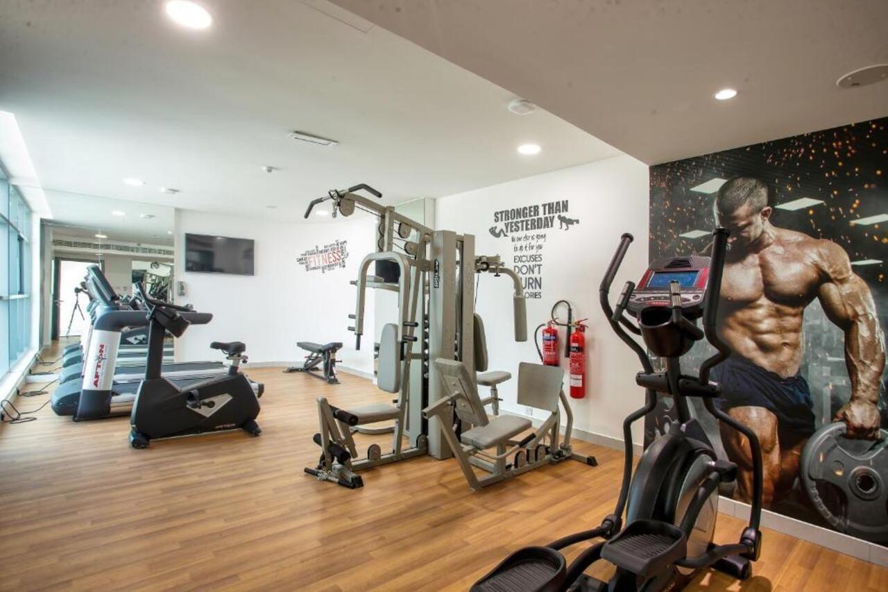 City Avenue Al Reqqa Hotel Дубай Екстериор снимка